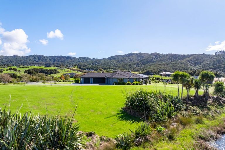 Photo of property in 32 Robert Hastie Drive, Mangawhai, 0573