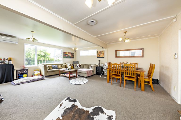 Photo of property in 68 Willis Road, Papakura, 2110