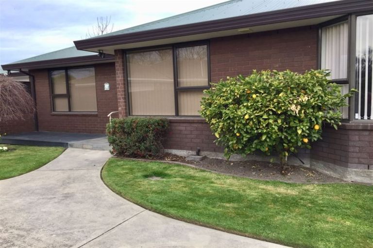 Photo of property in 1/8 Tuscany Place, Beckenham, Christchurch, 8023