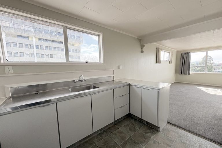 Photo of property in 8 Anzac Parade, Hamilton Central, Hamilton, 3204
