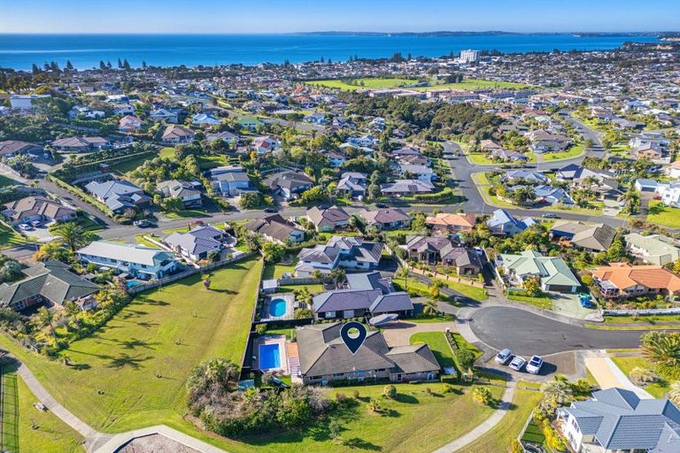 Photo of property in 14 Astor Place, Orewa, 0931