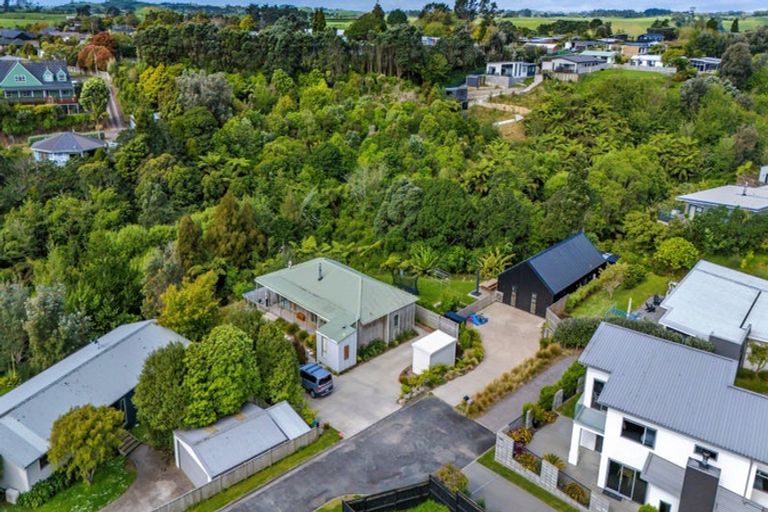 Photo of property in 1185b South Road, Oakura, 4314