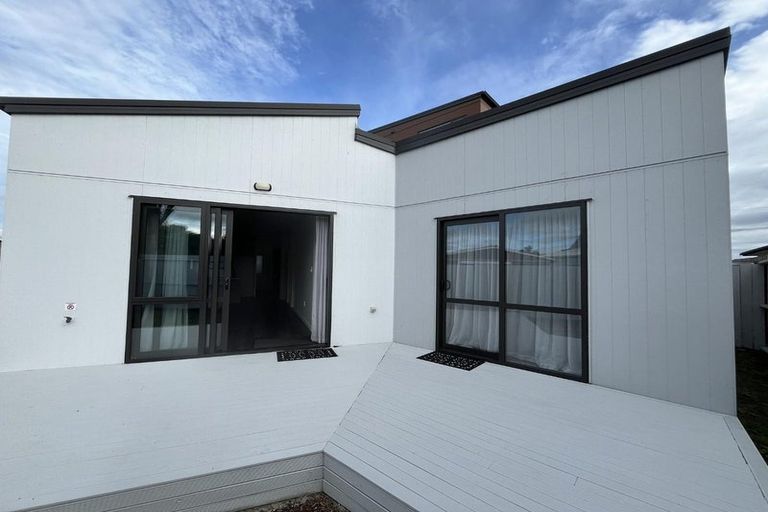 Photo of property in 8/3 Abbotleigh Avenue, Te Atatu Peninsula, Auckland, 0610