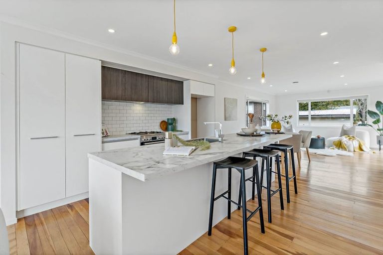 Photo of property in 45 Lynwood Road, New Lynn, Auckland, 0600