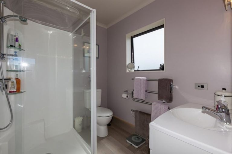 Photo of property in 17 Consort Close, Paraparaumu Beach, Paraparaumu, 5032