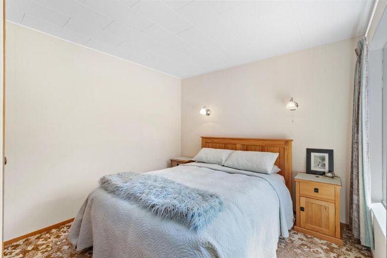 Photo of property in 16 Argyle Place, Arrowtown, 9302