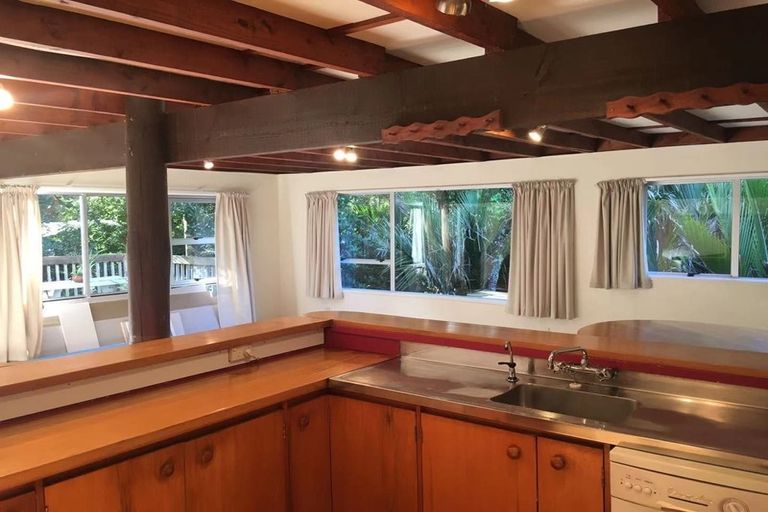 Photo of property in 33 Reynolds Place, Torbay, Auckland, 0630