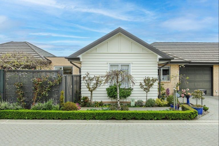 Photo of property in Yaldhurst Courts, 2/372 Yaldhurst Road, Russley, Christchurch, 8042