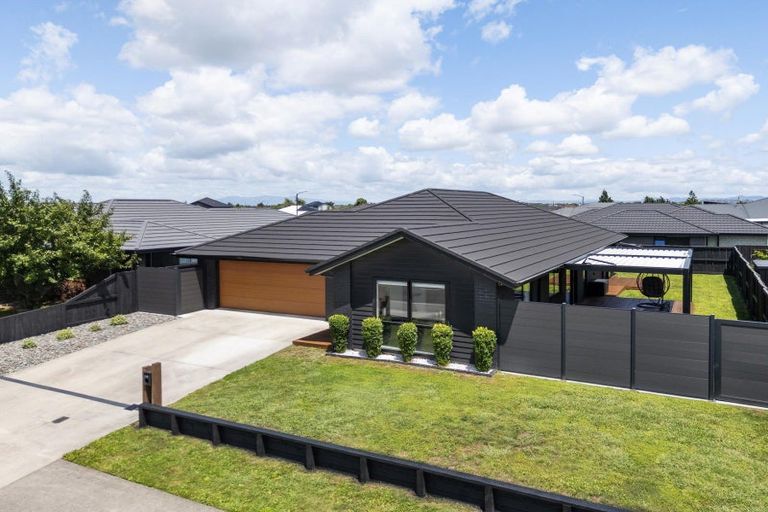 Photo of property in 19 Kimbrae Drive, Rototuna North, Hamilton, 3210