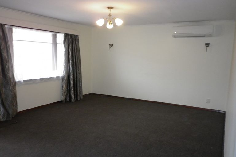 Photo of property in 43 Totara Park Road, Clouston Park, Upper Hutt, 5018