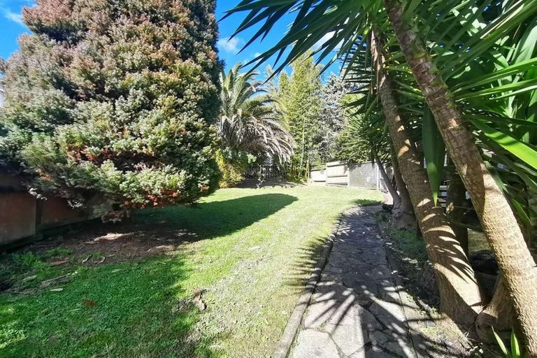 Photo of property in 21 Raelene Place, Massey, Auckland, 0614