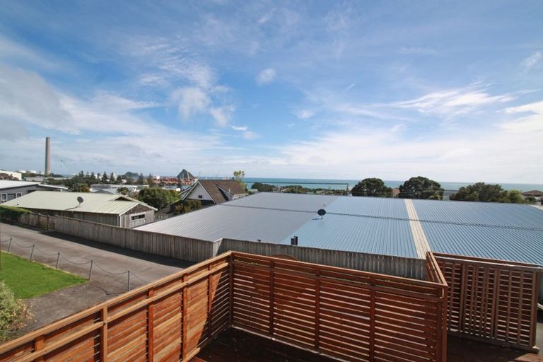 Photo of property in 12 South Road, Moturoa, New Plymouth, 4310