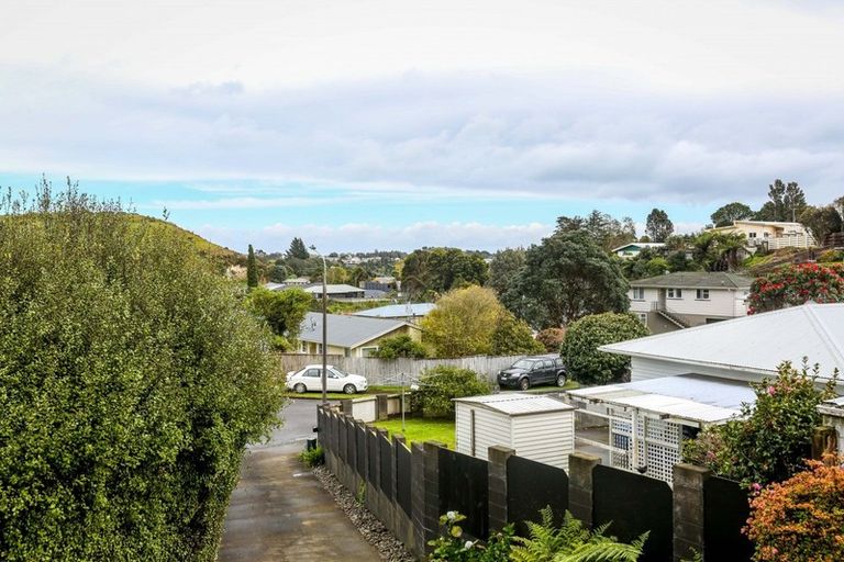 Photo of property in 1a Ward Place, Marfell, New Plymouth, 4310