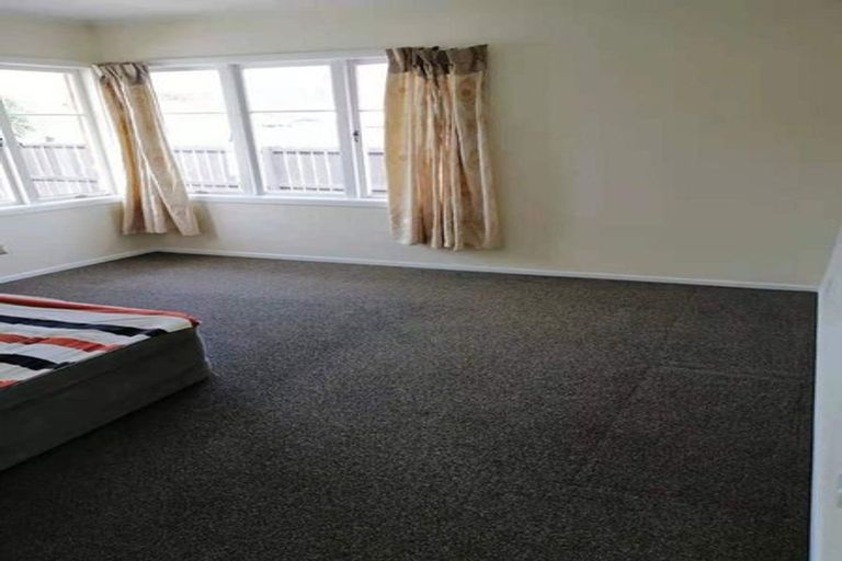 Photo of property in 1/38 Edwards Avenue, Henderson, Auckland, 0610