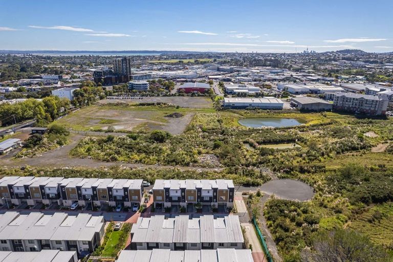 Photo of property in 36 Ceramic Lane, New Lynn, Auckland, 0600