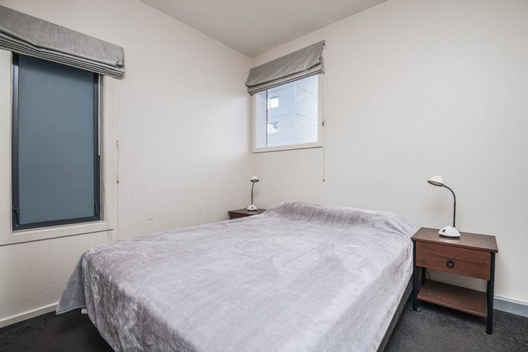 Photo of property in Atrium Towers, 8j/154 The Terrace, Wellington Central, Wellington, 6011