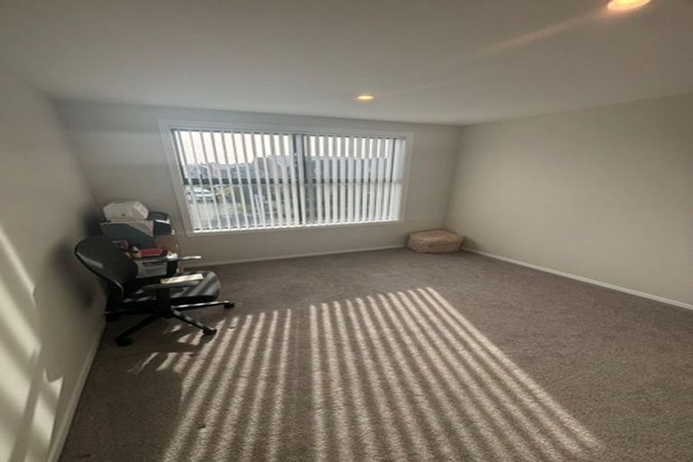 Photo of property in 15 Desalt Drive, Hobsonville, Auckland, 0616