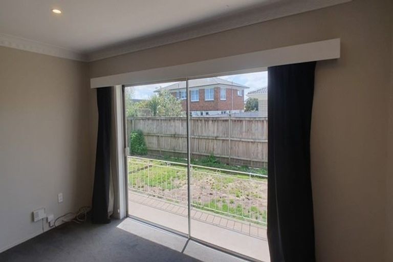 Photo of property in 2/90 Pakuranga Road, Pakuranga, Auckland, 2010