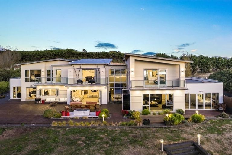 Photo of property in 75b Paremata Haywards Road, Pauatahanui, Porirua, 5381