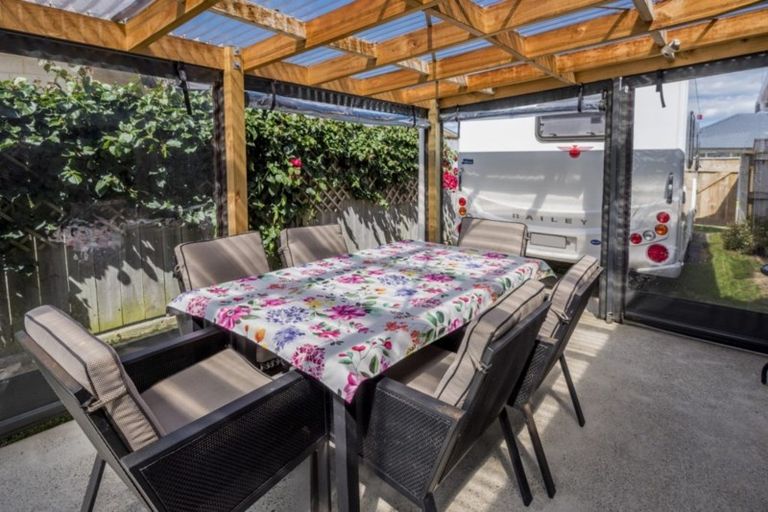 Photo of property in 16 Barry Curtis Place, Levin, 5510