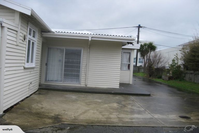 Photo of property in 24 Stone Street, Miramar, Wellington, 6022