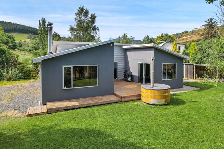 Photo of property in 3 Goodwin Street, Waihola, Milton, 9073