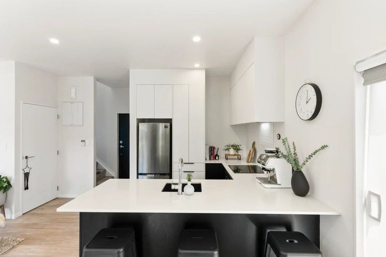 Photo of property in 8a Edgar Pearce Place, Howick, Auckland, 2014