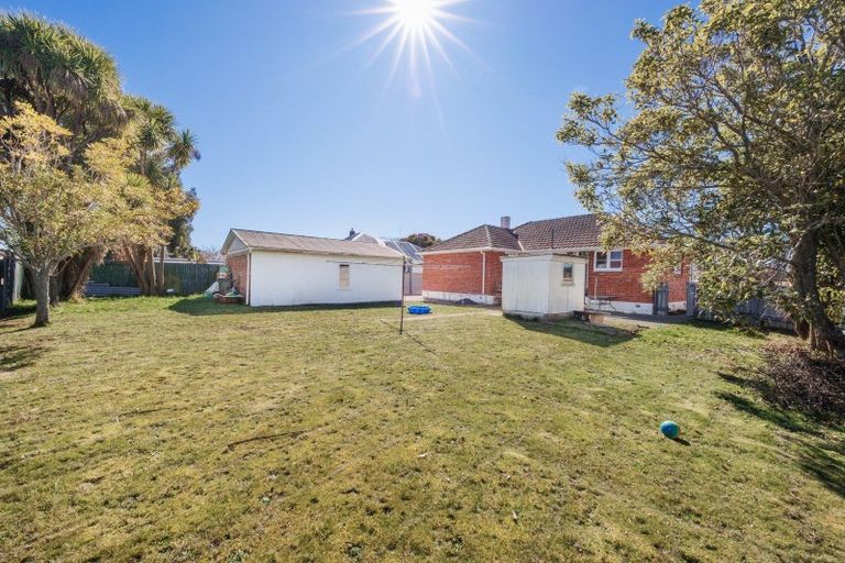 Photo of property in 27 Crewe Crescent, Hokowhitu, Palmerston North, 4410