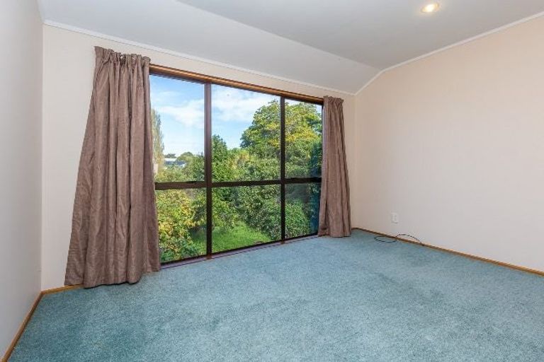 Photo of property in 2/38 Heathcote Road, Castor Bay, Auckland, 0620