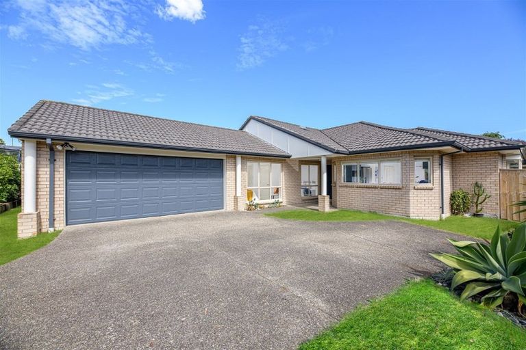 Photo of property in 8 Brookwood Drive, Henderson, Auckland, 0612