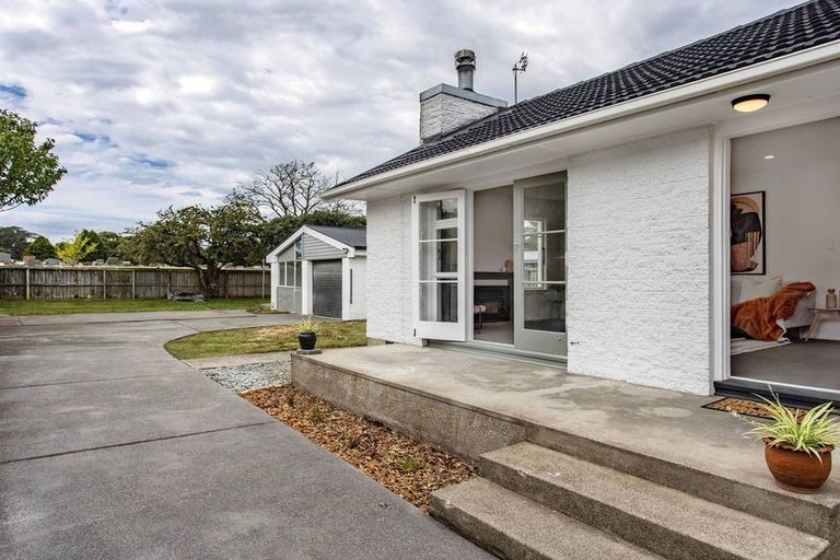 Photo of property in 40 Damien Place, Bromley, Christchurch, 8062