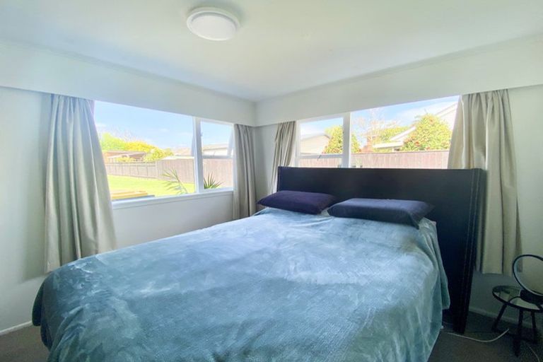 Photo of property in 27 Seaforth Avenue, Mangere Bridge, Auckland, 2022