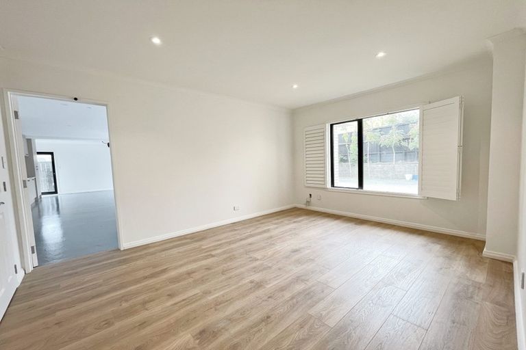 Photo of property in 3 Ballintra Close, Pinehill, Auckland, 0632