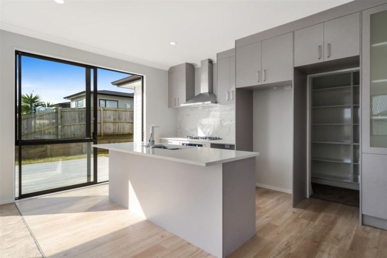 Photo of property in 9 Remana Crescent, Huapai, Kumeu, 0810