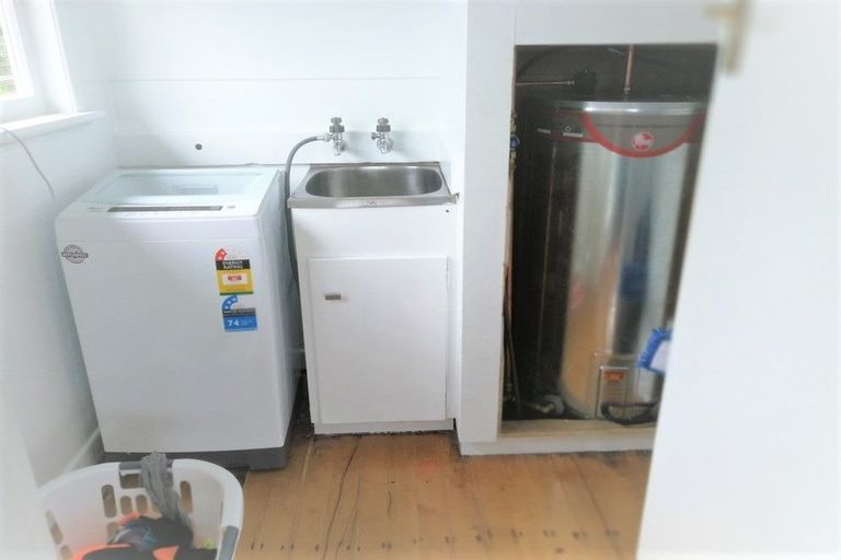 Photo of property in 39 Parrs Cross Road, Henderson, Auckland, 0612