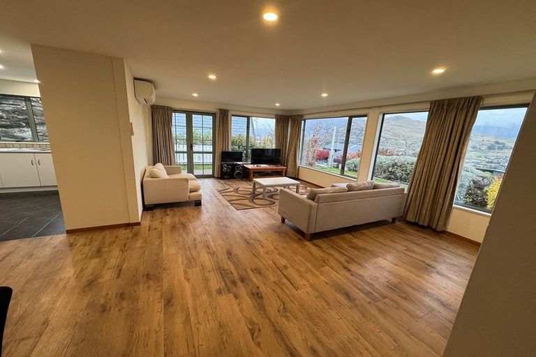 Photo of property in 95 Hensman Road, Queenstown, 9300