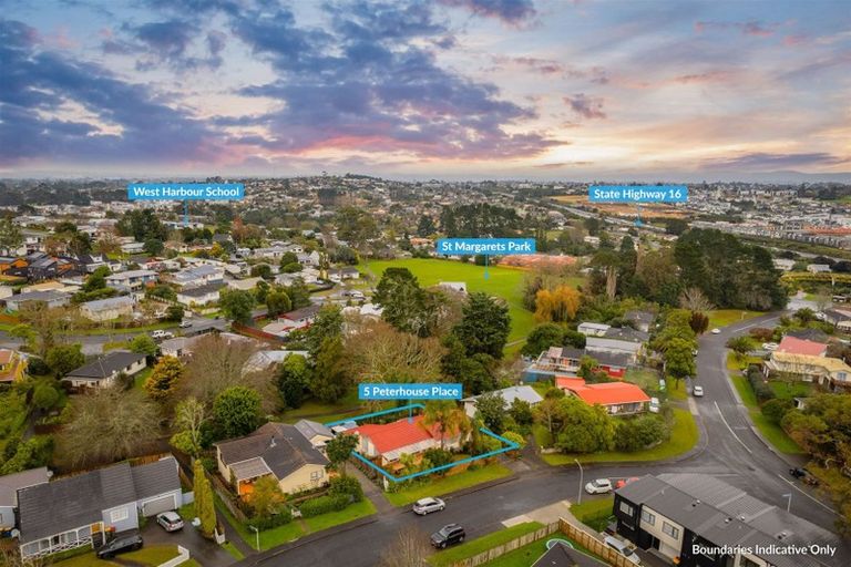 Photo of property in 5 Peterhouse Place, West Harbour, Auckland, 0618