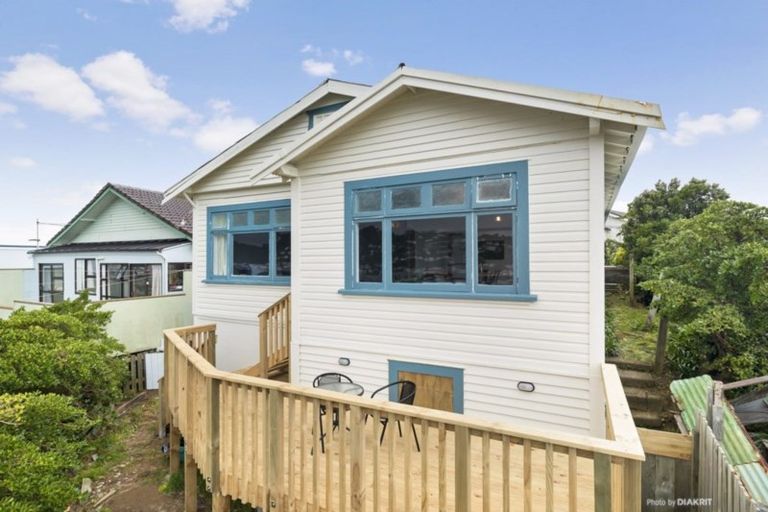 Photo of property in 40 Lonsdale Crescent, Rongotai, Wellington, 6022