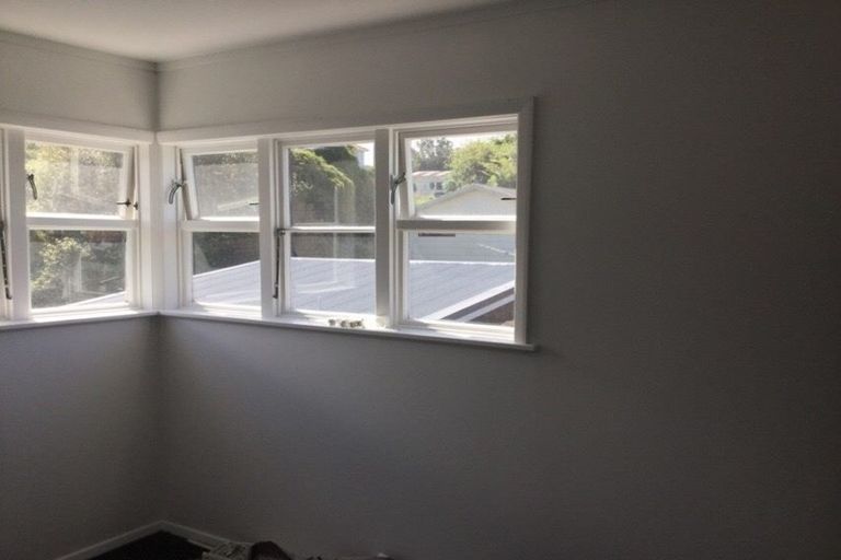 Photo of property in 106 Moorefield Road, Johnsonville, Wellington, 6037