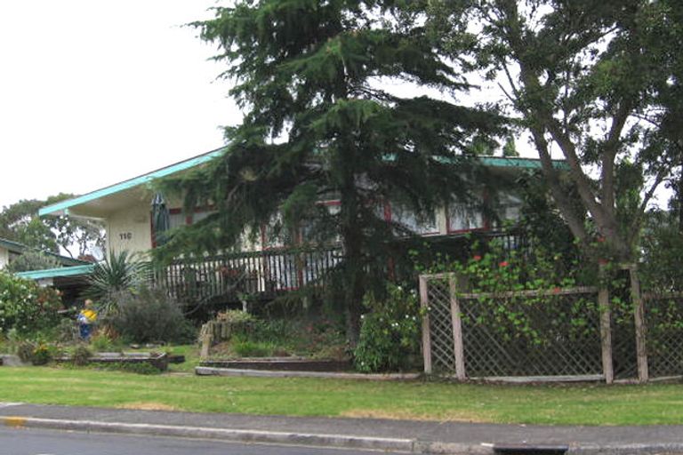 Photo of property in 110 Lauderdale Road, Birkdale, Auckland, 0626