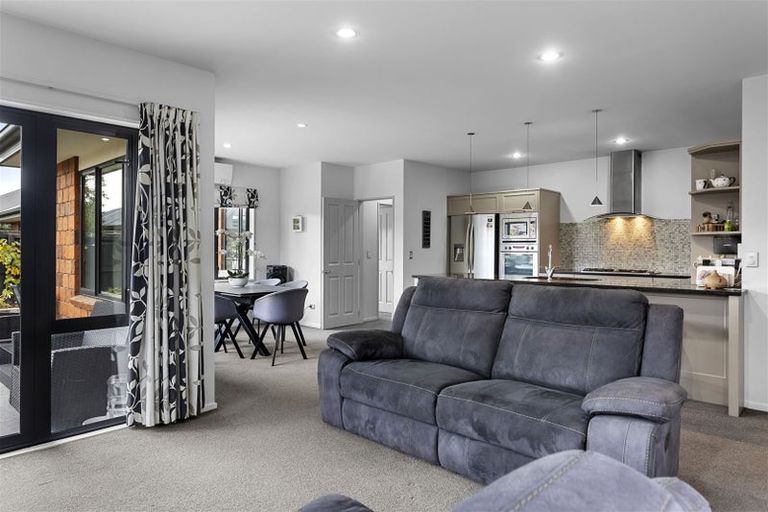 Photo of property in 6 Taiwhenua Street, Rangiora, 7400