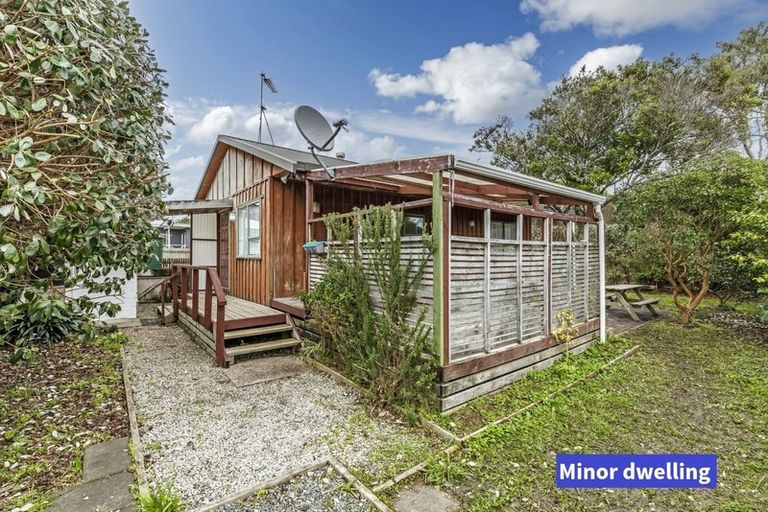 Photo of property in 63 Red Beach Road, Red Beach, 0932