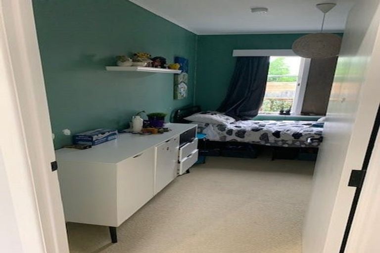 Photo of property in 127 Matipo Road, Te Atatu Peninsula, Auckland, 0610