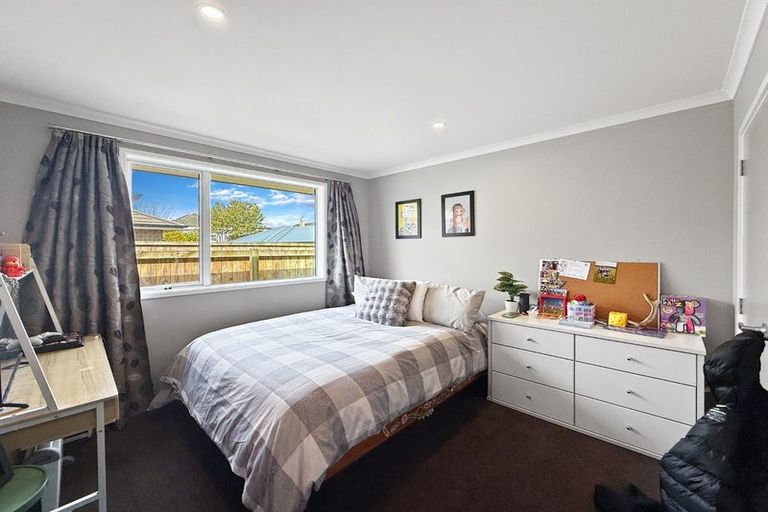 Photo of property in 17 Poulson Grove, Trentham, Upper Hutt, 5018