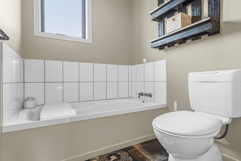 Photo of property in 6 Porritt Place, Waipukurau, 4200