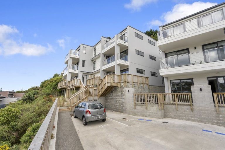 Photo of property in 2/69 Tiketike Way, Brooklyn, Wellington, 6021