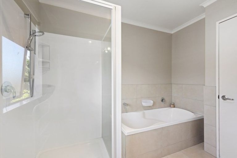 Photo of property in 64 Evergreen Crescent, Trentham, Upper Hutt, 5018