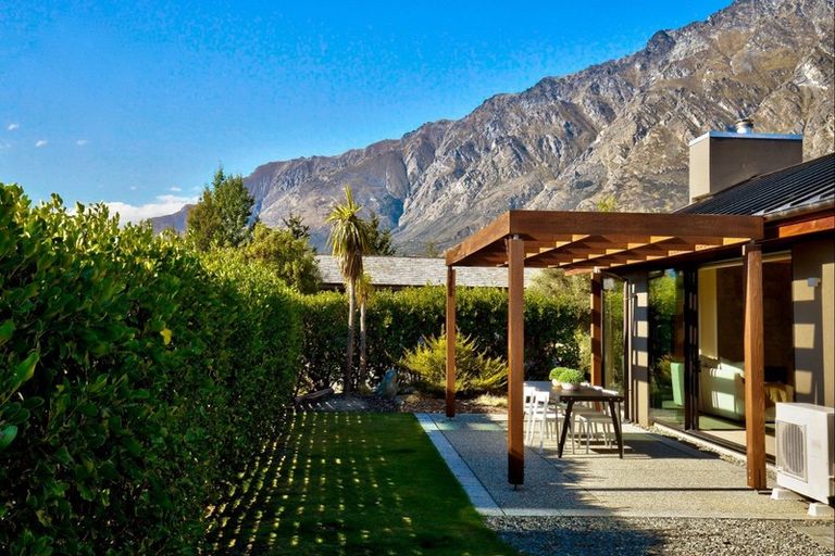 Photo of property in 1 Reading Court, Jacks Point, Queenstown, 9371