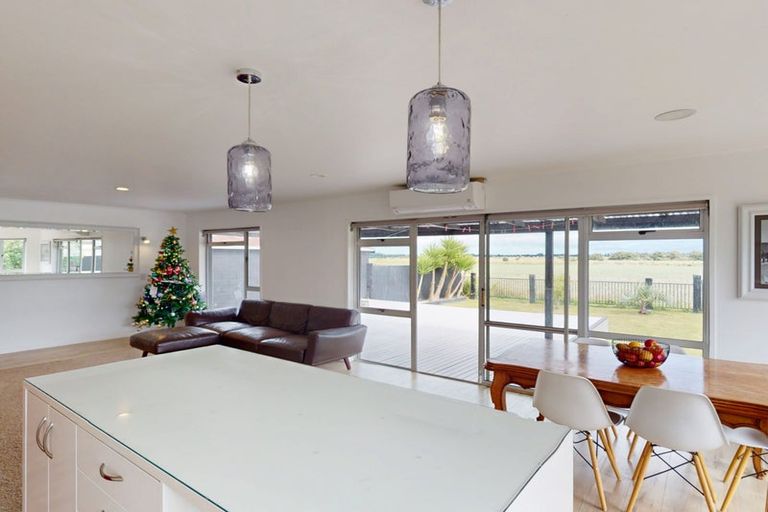 Photo of property in 21 Meadowbrook Drive, Cloverlea, Palmerston North, 4412