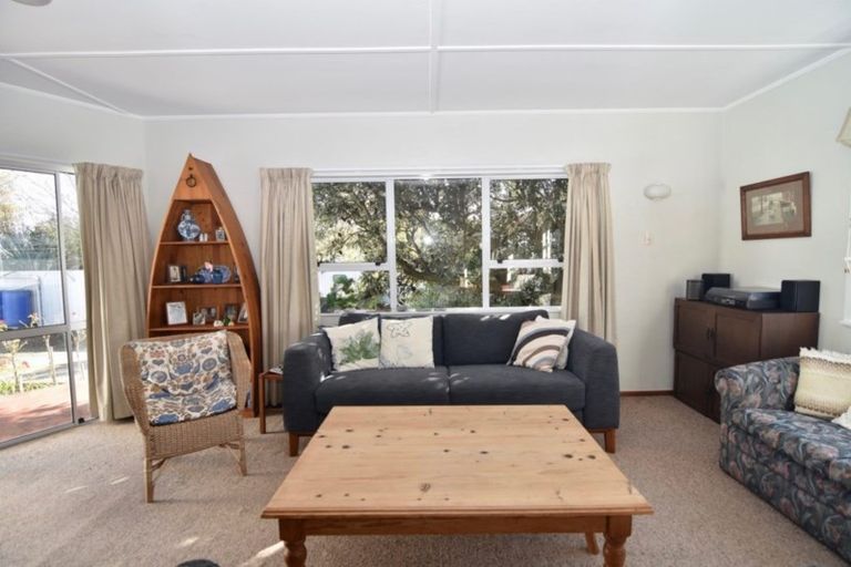 Photo of property in 15 Clifton Avenue, Carterton, 5713